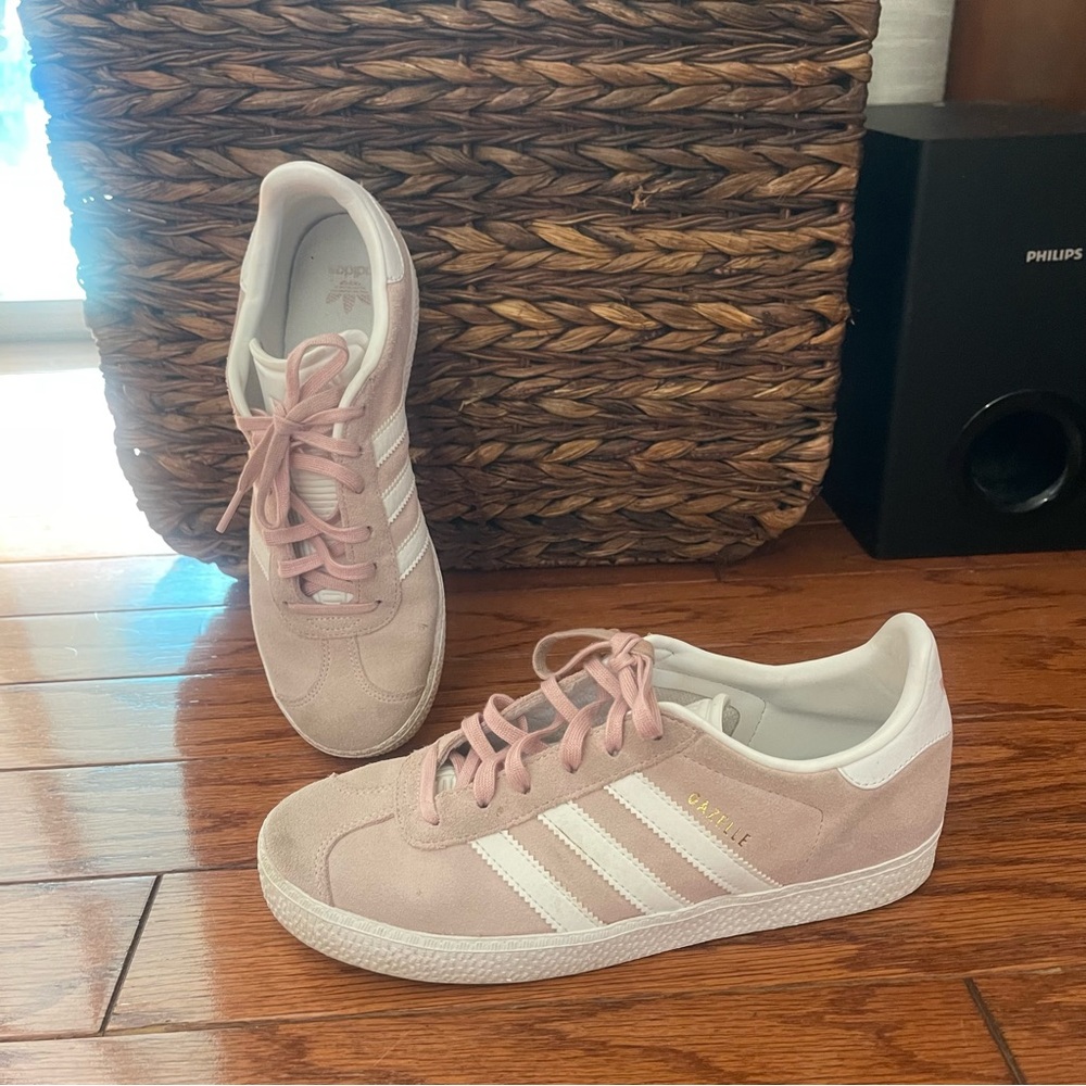 Adidas Gazelle Women's Blush Pink suede Sneakers size US 5.5  size tag women’s 7